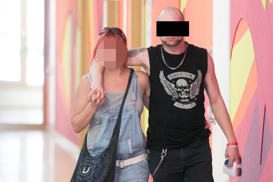 Kamen einträchtig ins Gericht: Christian T. (30) und seine Freundin Sandra (27).