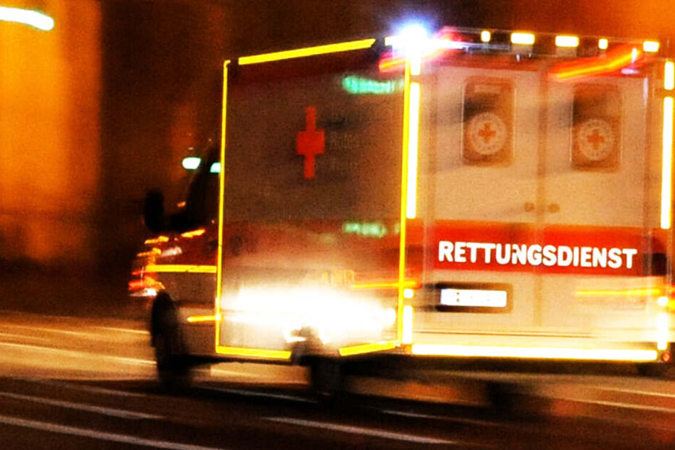 Die Rettungskräfte konnten das Leben eines Jugendlichen nicht retten. (Symbolbild)
