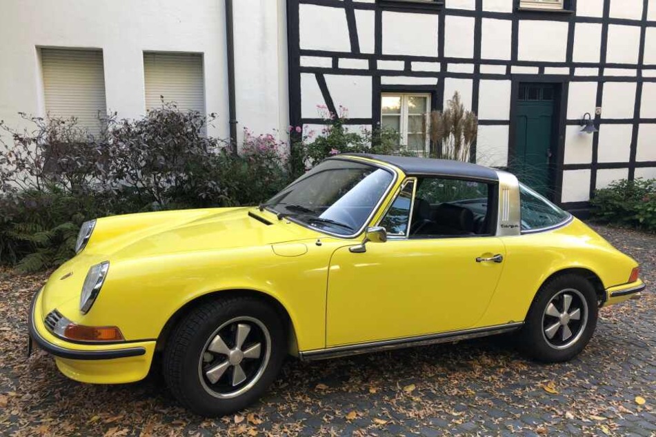 Von dem Sportwagen fehlt noch jede Spur.