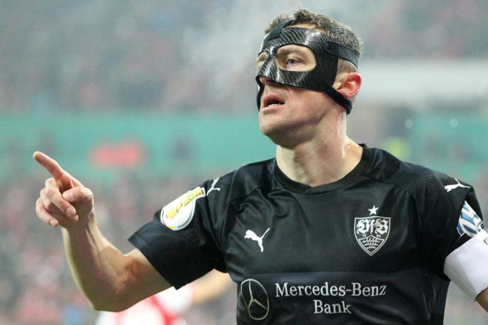 Der Stuttgarter Christian Gentner jubelt nach seinem Treffer zum 1:0.
