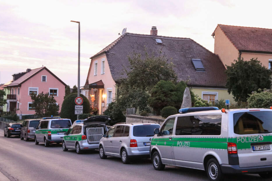 Zwischen 20 und 30 Beamte waren bei dem Vorfall im Einsatz.