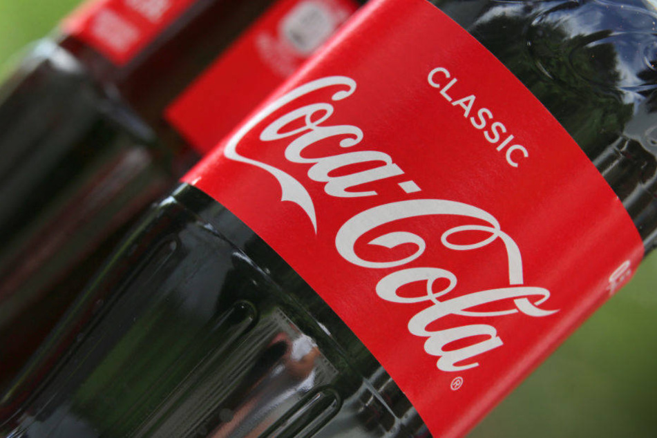 Auf 100 Seiten durchleuchtet Foodwatch das Geschäft von Coca-Cola.