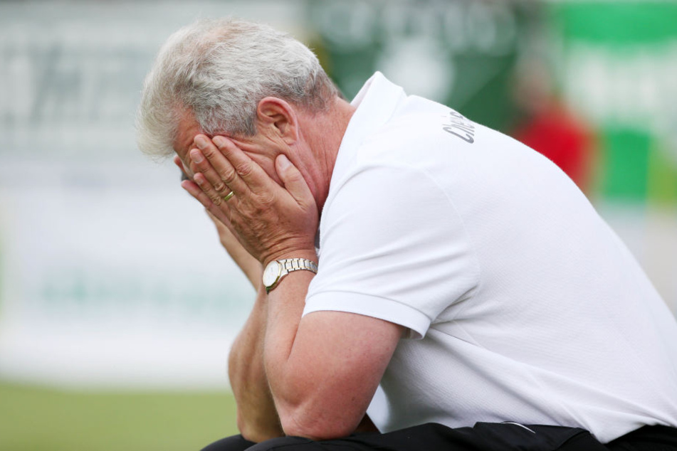 Chemie-Trainer Dietmar Demuth hatte vor dem Spiel noch gesagt :"Wir müssen wieder in die Spur kommen."