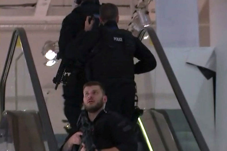 Die Polizei musste einschreiten und untersucht die U-Bahnstationen.