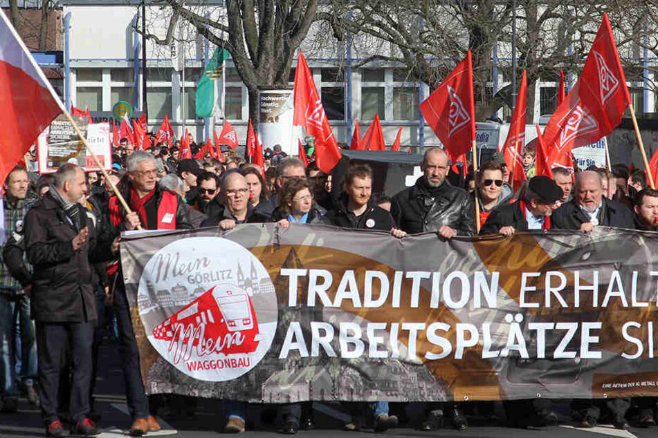 Bei Protesten gegen die Umstrukturierungspläne von Bombardier reihte sich OB Deinege im Frühjahr wie selbstverständlich mit ein.