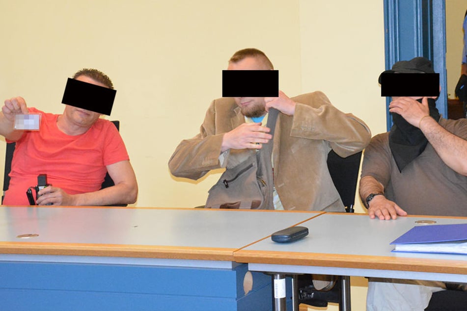 Die drei Angeklagten im Zwickauer Verleumdungsprozess. Sie sollen falsche Behauptungen über OB Findeiß verbreitet haben.