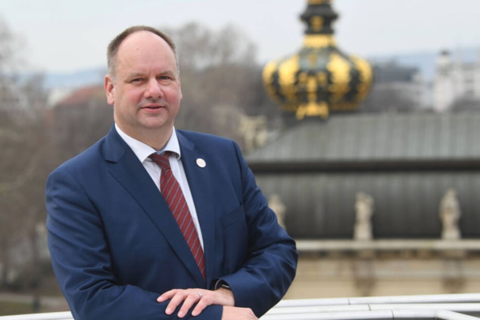 Dresdens Oberbürgermeister Dirk Hilbert läuft die Zeit weg bei der Planung und dem Bau des neuen Verwaltungszentrums.