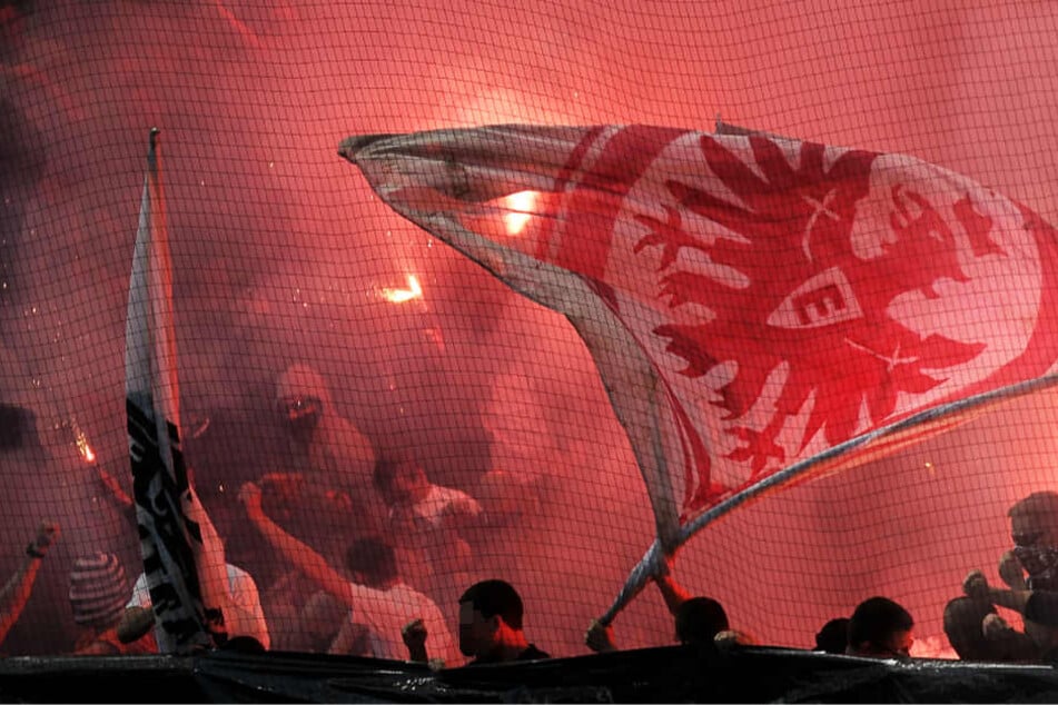 Es passiert immer wieder: Gewalt durch radikale Eintracht-Fans (Archivbild).