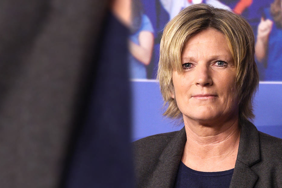 Neumann kommentierte als erste Frau bei einer Fußball-Weltmeisterschaft.