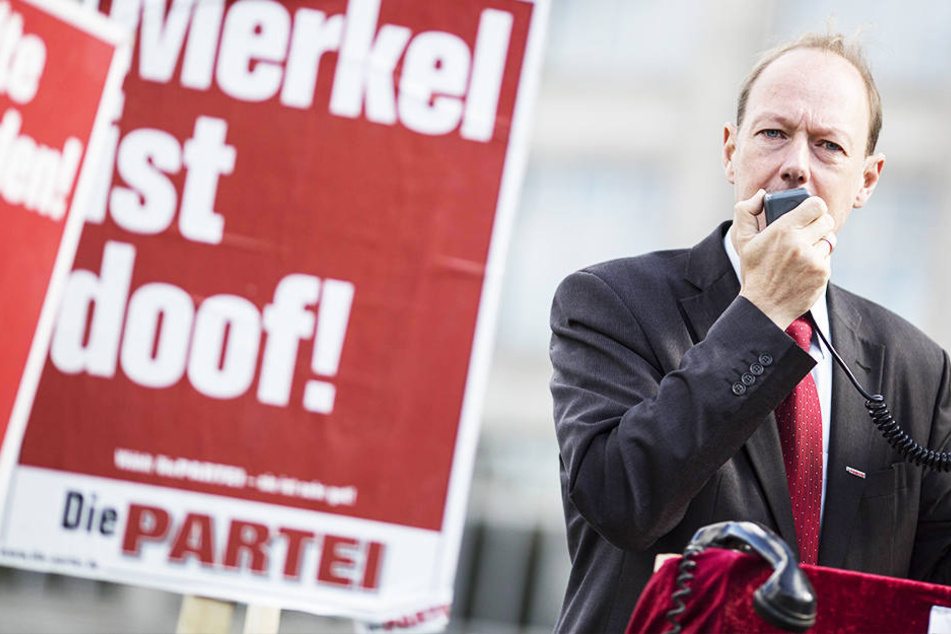"Das würde uns ruinieren", sagte Parteichef und Satiriker Martin Sonneborn (51, Die Partei).