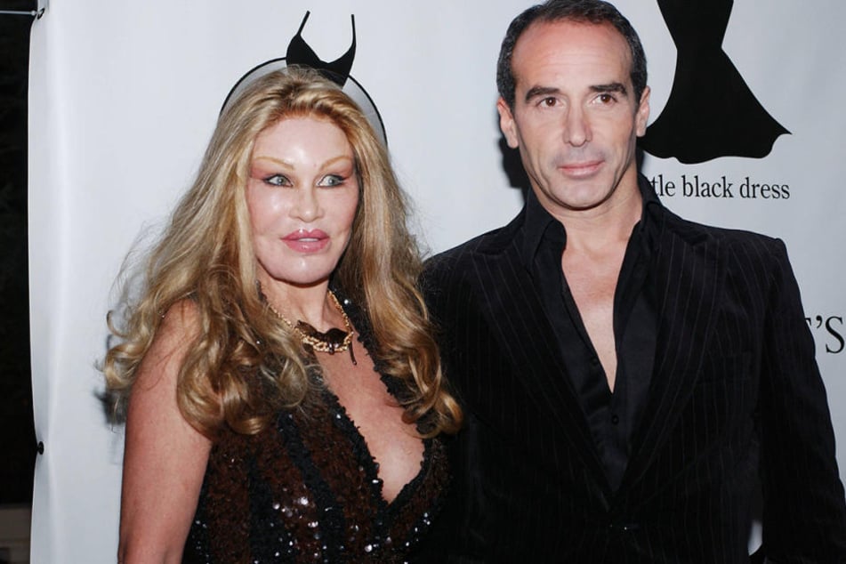 Sie sind seit zehn Jahren ein Paar, jetzt attackierte "Catwoman" Jocelyn Wildenstein (76) ihren 27 Jahre jüngeren Lover Lloyd Klein mit einer Schere.