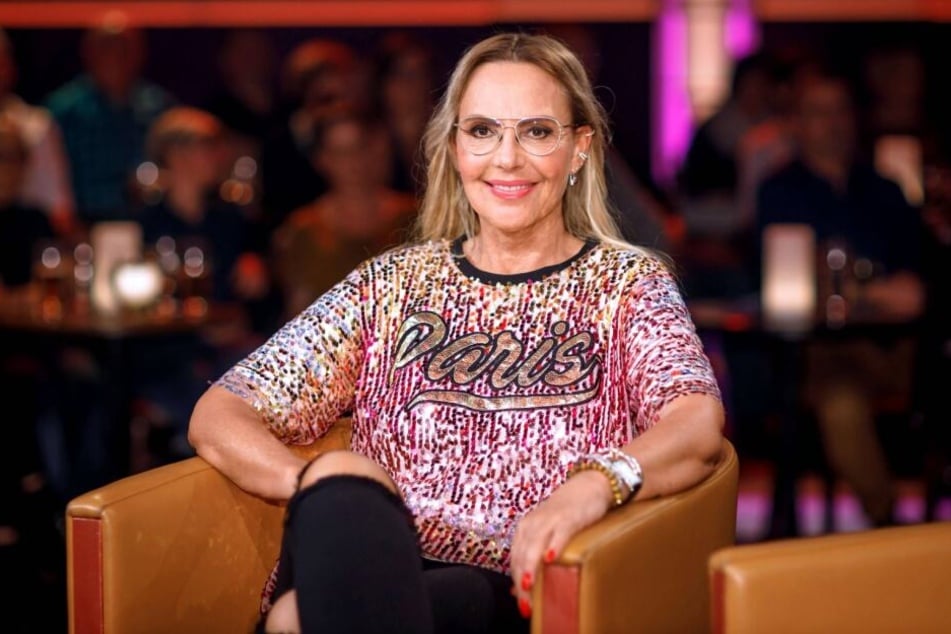 Multitalent Natascha Ochsenknecht (54) will sich ins Tonstudio stellen und eigene Songs aufnehmen. Das verriet sie am Freitag im MDR-Riverboat.