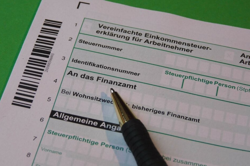 Privatpersonen haben es einfach. Sie müssen heuer erstmals erst bis Ende Juli ihre Steuererklärung einreichen. Unternehmer und Freiberufler müssen dazu noch einen Jahresabschluss liefern, der beim Freiberufler einfach und beim Unternehmer recht umfangreic