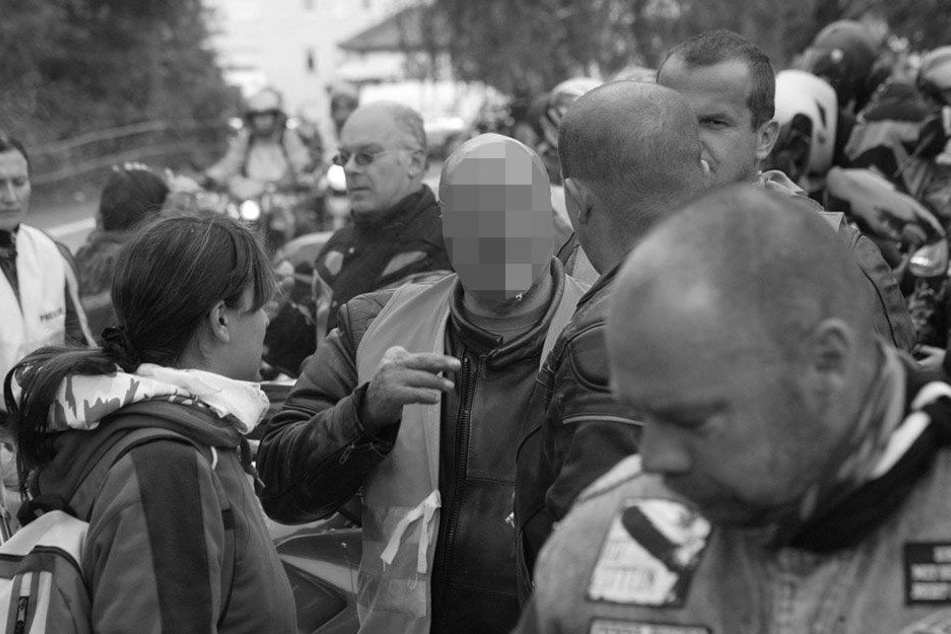 Unvergessen: Norbert B. vom Motorradclub "beinhart" in Pirna, mit Ordnerweste und Zigarette im Mund.