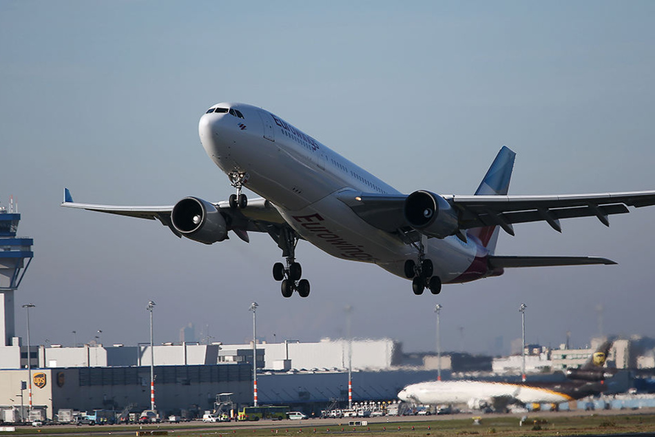 Vor allem Eurownings und TUI setzen auf den Flughafen Paderborn-Lippstadt (Symbolbild).