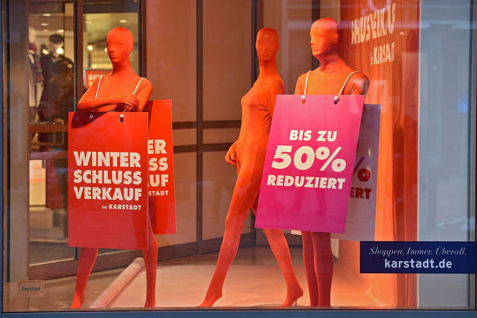 Nicht nur Karstadt hat schon viele Waren im Preis reduziert.