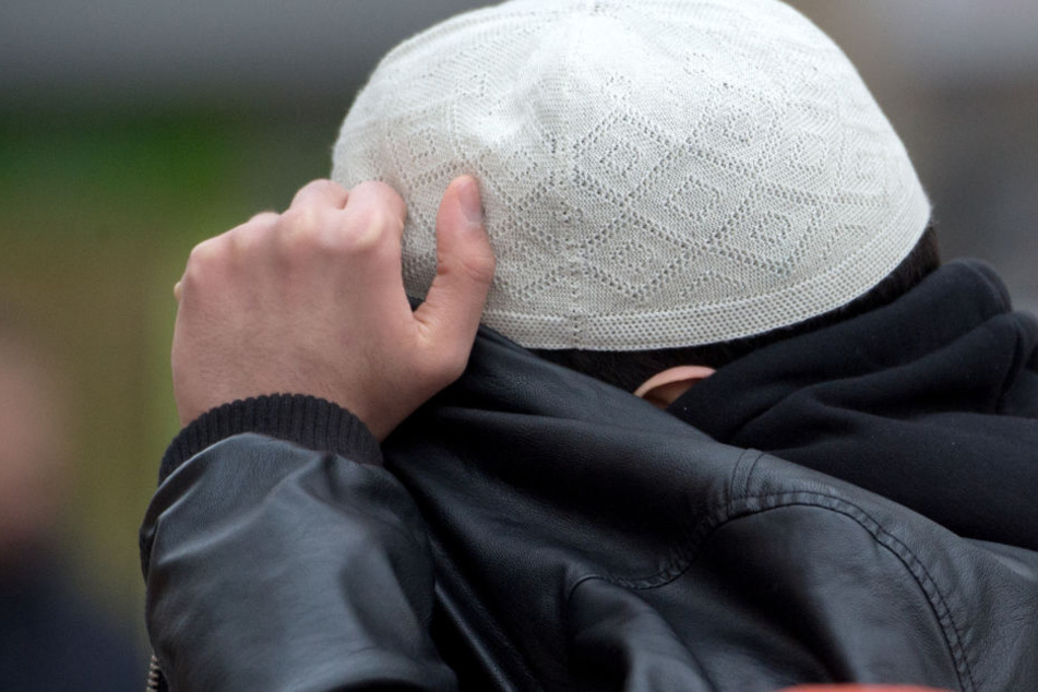 In der Salafistenszene sind sowohl der Vater als auch der Sohn keine Unbekannten. (Symbolbild)