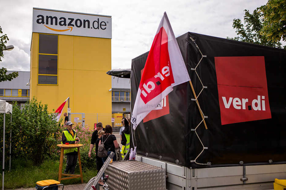 Wie viele Pakete blieben denn nun wirklich in den vergangenen Tagen liegen? Darüber streiten sich ver.di und Amazon.