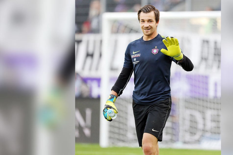 Stammtorhüter Martin Männel hat seinen Vertrag beim FCE verlängert.