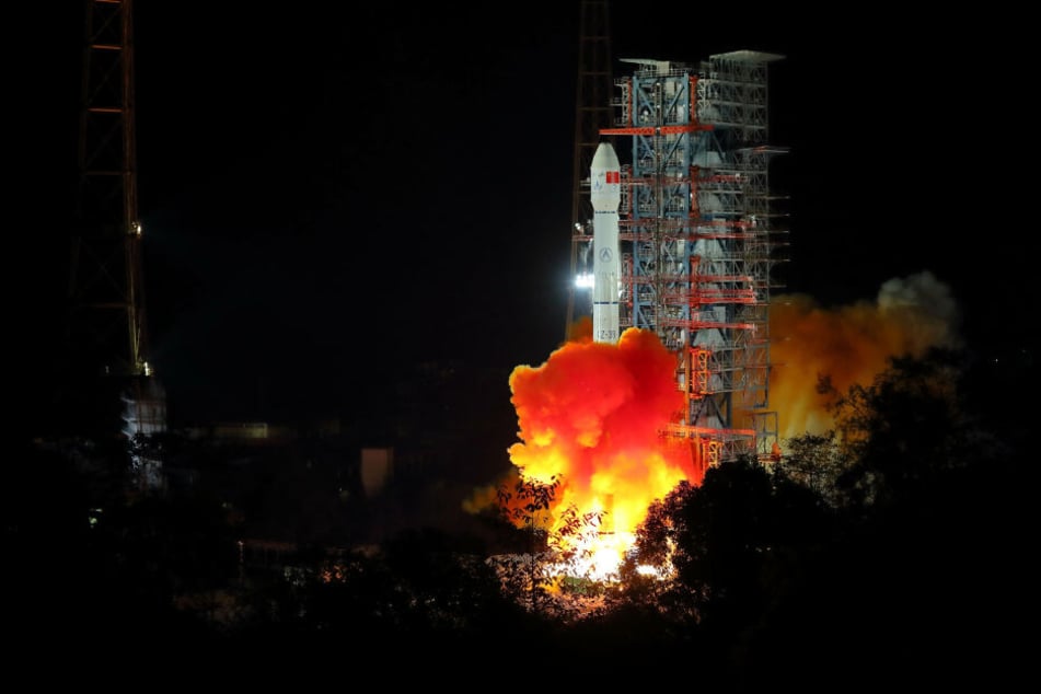 Erstmals ist es dem chinesischen Raumfahrtprogramm gelungen, eine Raketete vom Typ "Langer Marsch 11" ins Weltraum zu befördern. Hier zu sehen ist eine Rakete vom Typ "Langer Marsch 3B".