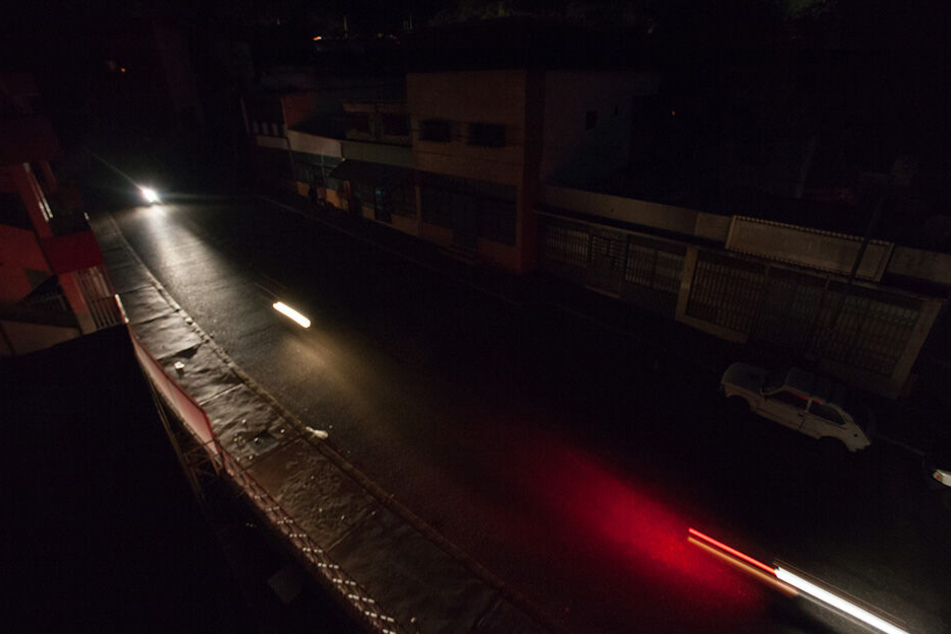 Kürzere Stromausfälle gehören in Venezuela zwar zur Normalität, aber rund 24 Stunden ohne Strom sind auch für das krisengebeutelte Land ungewöhnlich.