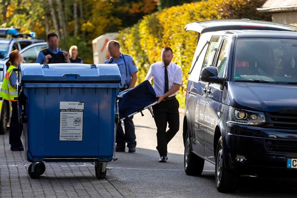 Die Polizei war bis Sonntagnachmittag in Adelsberg am Unglücksort.