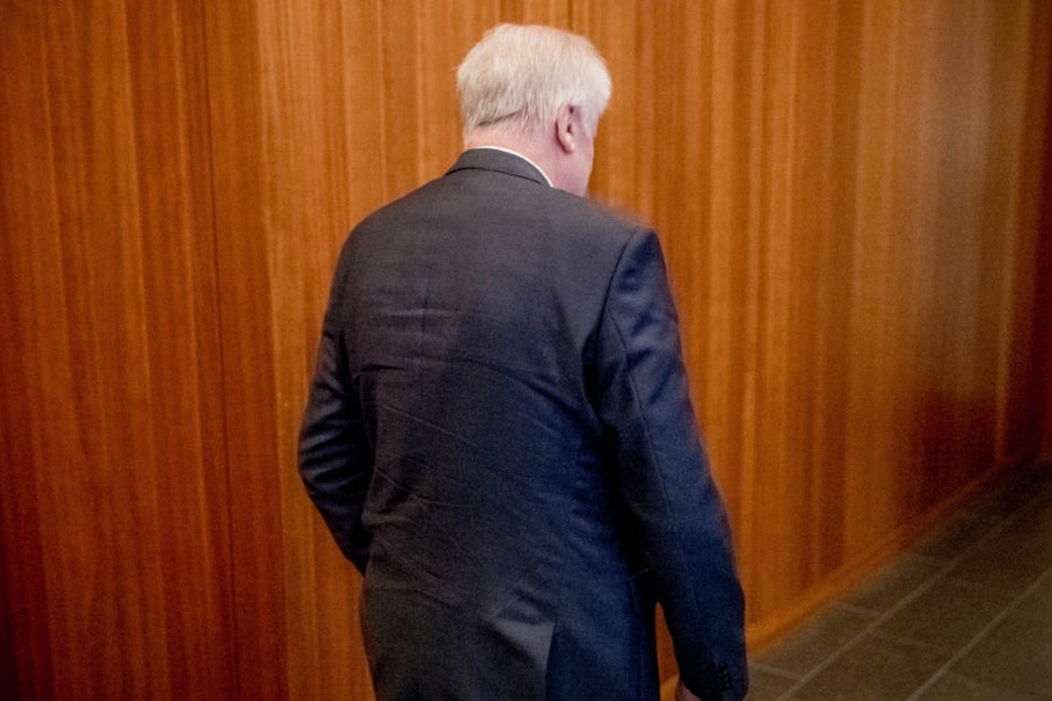 Viele seiner Partei-Kollegen machten Horst Seehofer für das Wahldebakel verantwortlich. (Archiv)