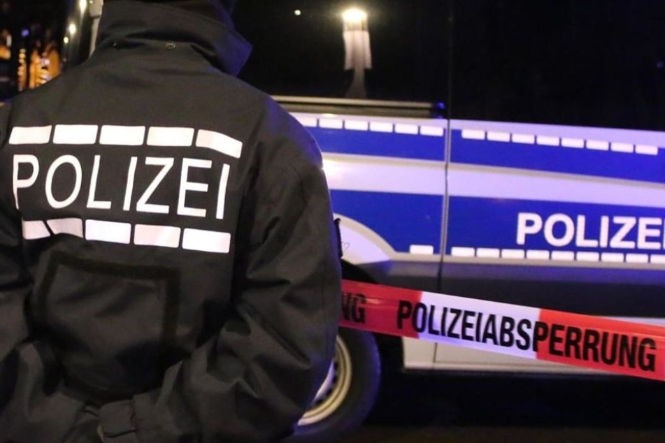 Die Polizei geht von einem schrecklichen Unglück aus. (Symbolbild)