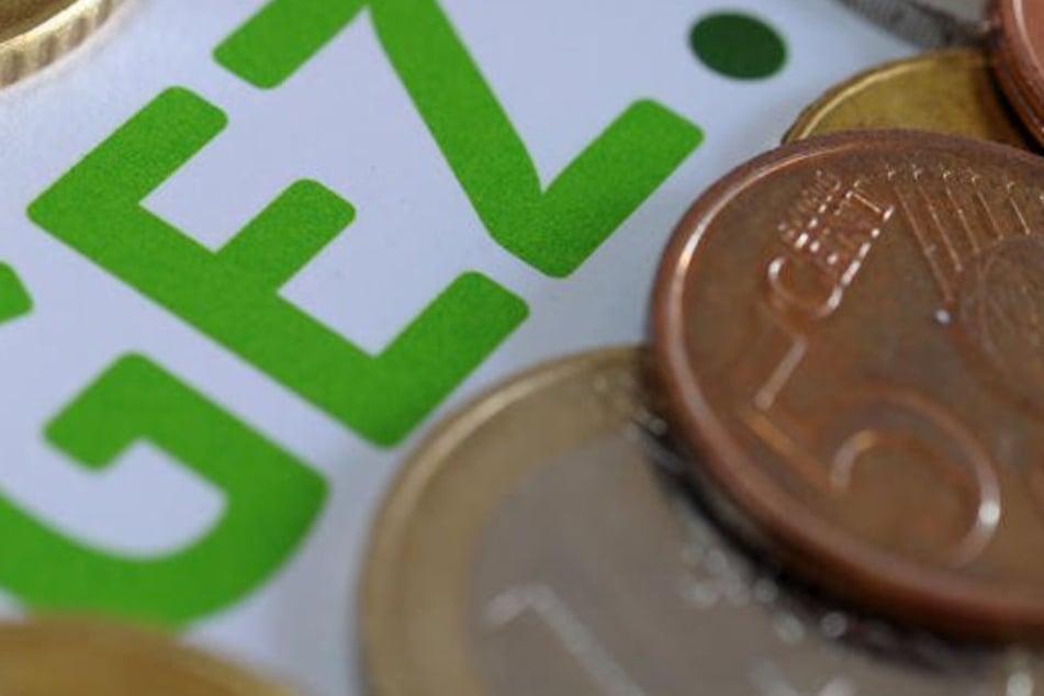 Derzeit beträgt der monatliche Beitrag in Deutschland 17,50 Euro.