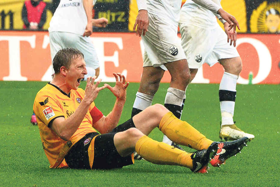Dynamo-Kapitän Marco Hartmann ärgert sich nach einem missglückten Kopfball.„Das war ganz schön blind...“