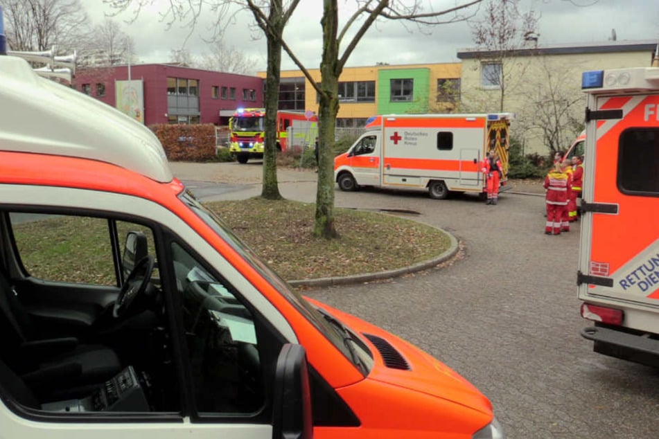 Erneuter Großeinsatz der Rettungskräfte an der Käthe-Kollwitz-Schule.