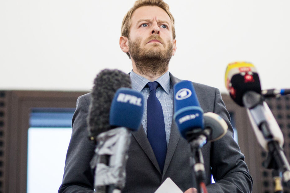 Markus Schmitt, Sprecher der Bundesanwaltschaft, gibt ein Statement zum Tatverdächtigen im Mordfall Lübcke ab.