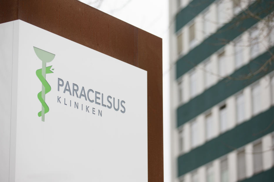 Die insolvente Klinikgruppe Paracelsus will an fünf Standorten in Deutschland Stellen streichen.