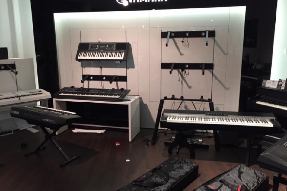 Unbekannte sind in das Leipziger Piano Centrum eingebrochen.
