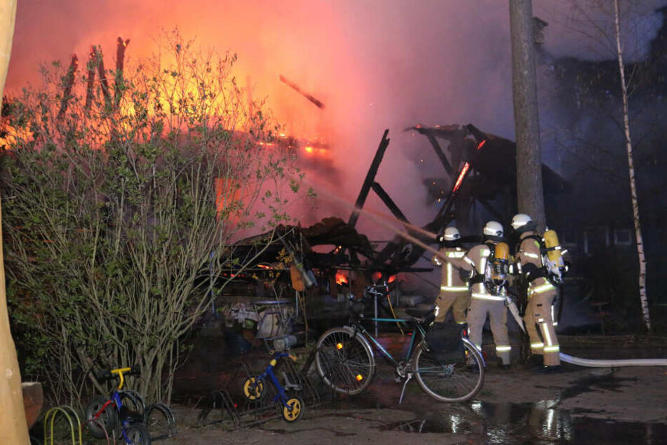 Von dem Brand waren auch 200 Quadratmeter Wald betroffen.