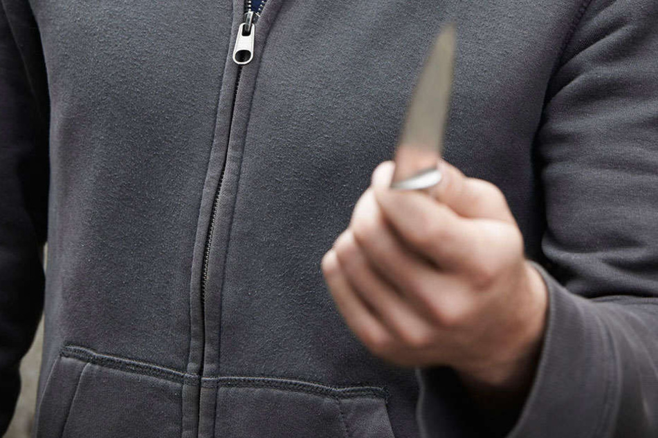 Eigentlich wollte er den Streit schlichten, doch am Ende war er verletzt.