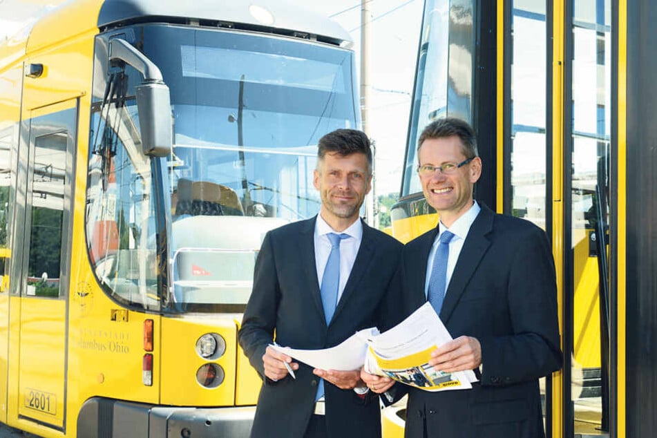 Die DVB-Vorstände Lars Seiffert (47, l.) und Andreas Hemmersbach (48) freuen
sich über das Ergebnis.