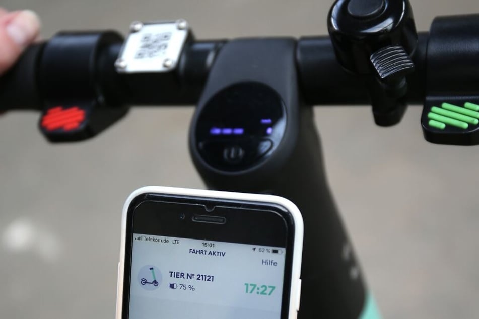Für das Ausleihen eines E-Scooters ist eine App notwendig (Symbolbild).