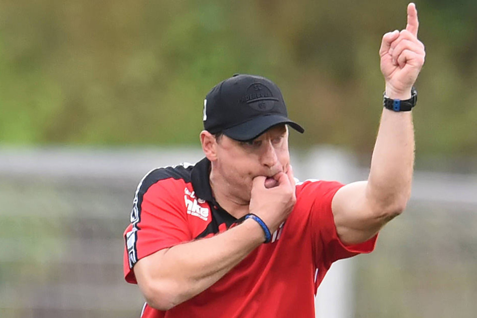 Für Steffen Baumgart (45) gibt es nicht nur eine erste Elf.