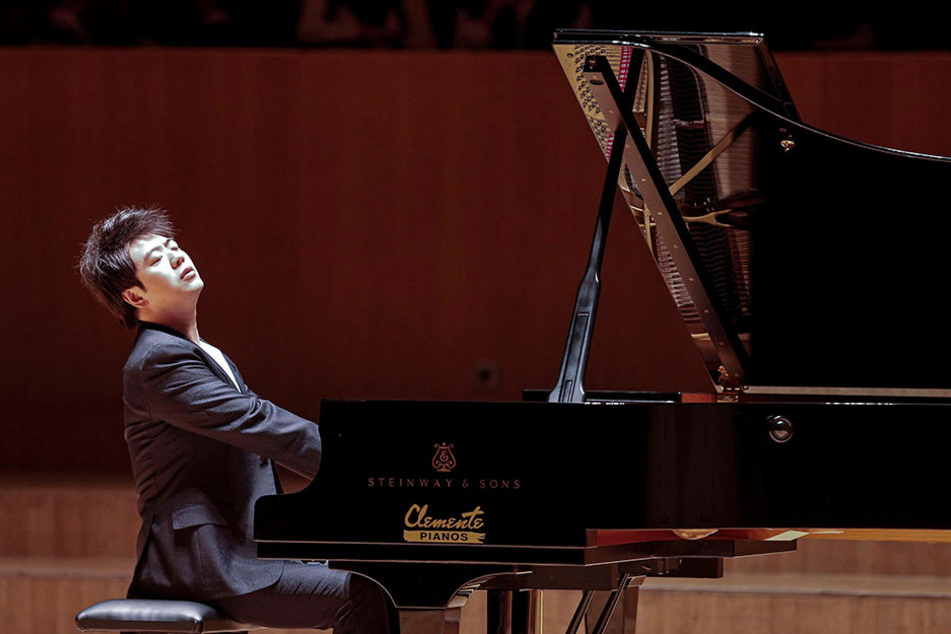 Starpianist Lang Lang (hier bei einem Konzert im Musikpalast Valenzia) wird auf der diesjährigen Buchmesse in Leipzig zu Gast sein.