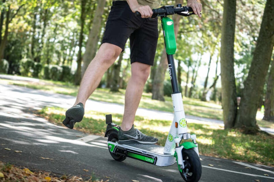 E-Scooter fahren ist gefährlicher als viele Denken. (Symbolbild)