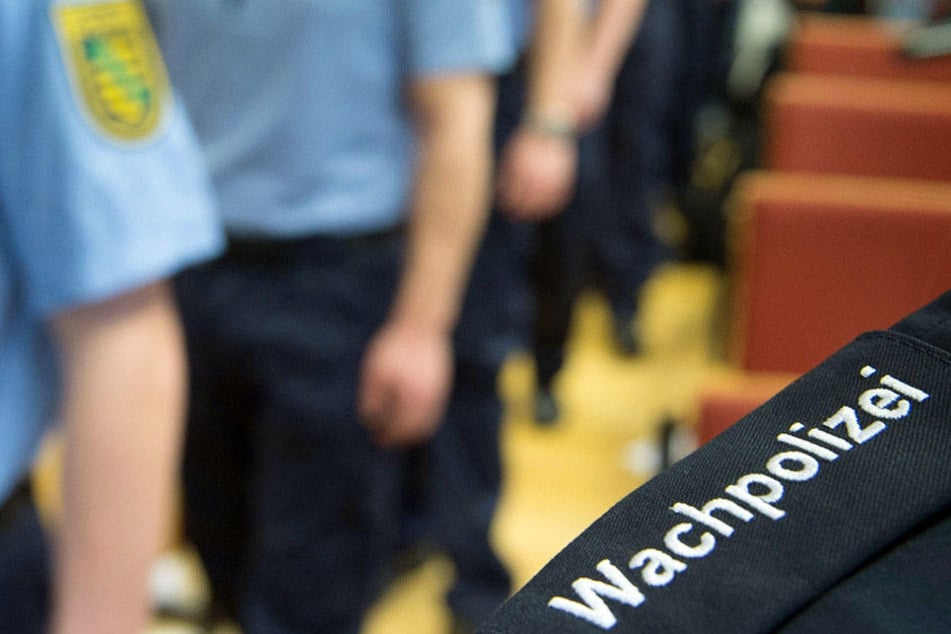 Wachpolizisten werden während ihrer Ausbildung auch in Psychologie, Erste Hilfe und Schusswaffengebrauch geschult.