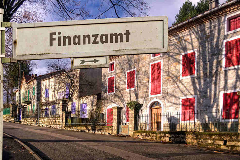 Normale Arbeitnehmer können sich in der Regel den Gang zum Finanzamt sparen. Verpflichtet sind allerdings Selbstständige!