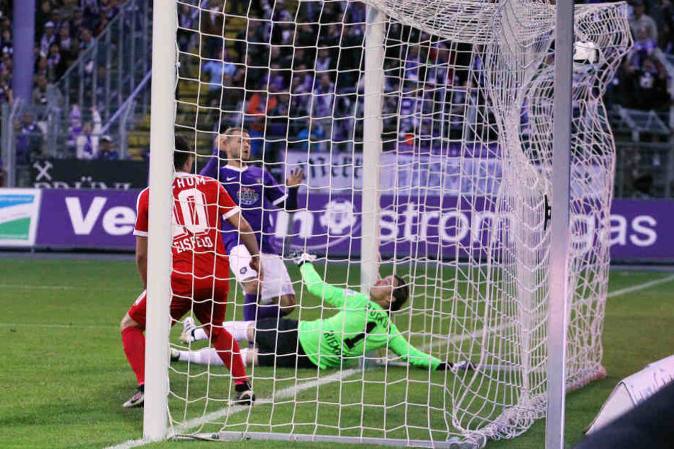 Nach der frühen Führung der Bochumer kam die Antwort postwendend: In Minute 5 trifft Köpke zum 1:1.