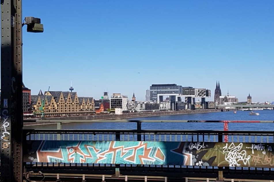 Abkühlung gab es am Wasser, aber in Köln-Stammheim war es richtig warm!