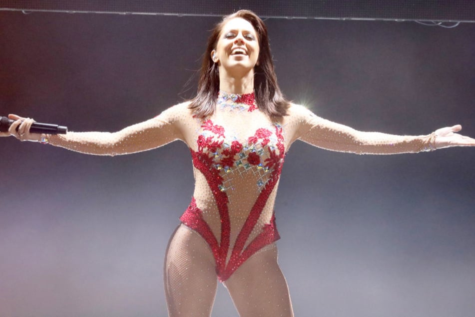 In knappem Outfit betrat Vanessa Mai die Bühne in Rostock.