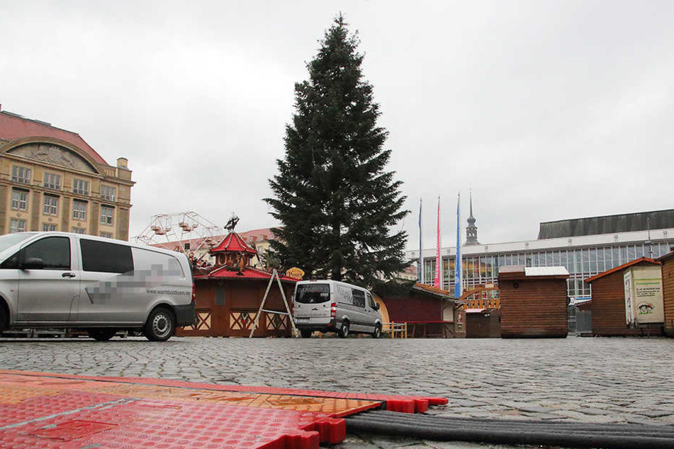 Die Altmarkt-Sanierung steht auf der Kippe. Unter anderem sollten die Kabel (F.) im Boden verschwinden.