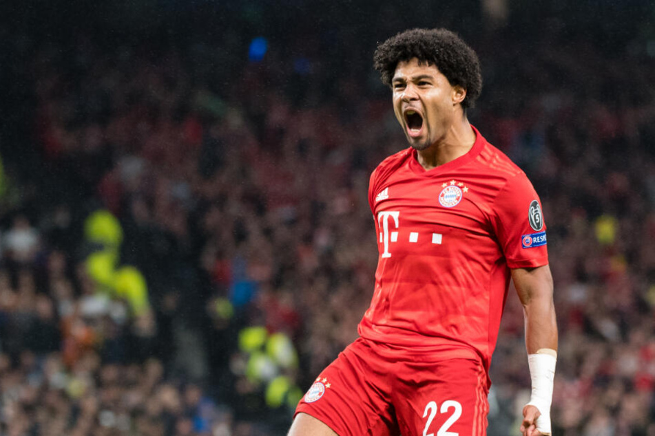 Bayerns Serge Gnabry jubelt nach seinem Tor zum 1:3.