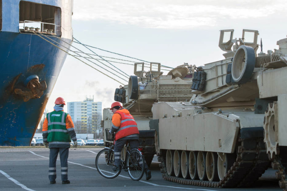 Voraussichtlich am Dienstag wird die Fahrt demnach über Südbrandenburg weiter Richtung Polen fortgesetzt.