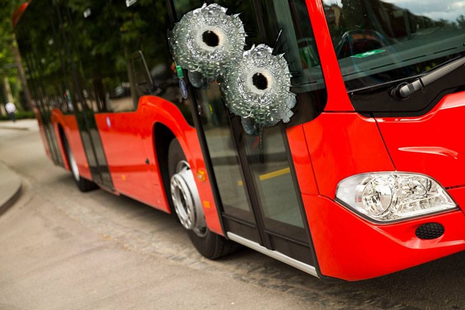 Zum Glück wurde keiner der Fahrgäste verletzt. (Symbolbild)